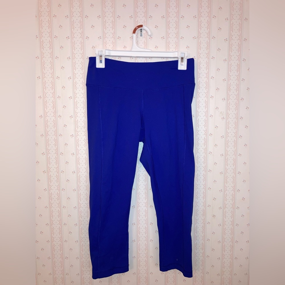 Cute cropped leggings from Yogalicious! Size medium